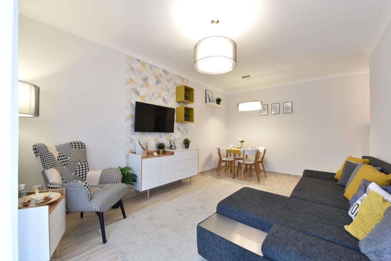 Kiralykut 1 Apartman - Ingyen Parkolas, Bicajok, Ac セーケシュフェヘールヴァール エクステリア 写真
