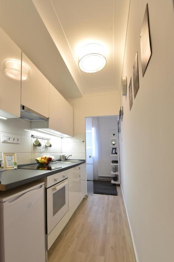 Kiralykut 1 Apartman - Ingyen Parkolas, Bicajok, Ac セーケシュフェヘールヴァール エクステリア 写真